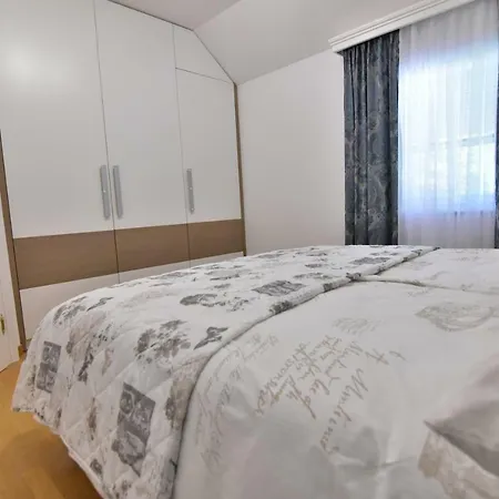 Kljuce Apartment *
